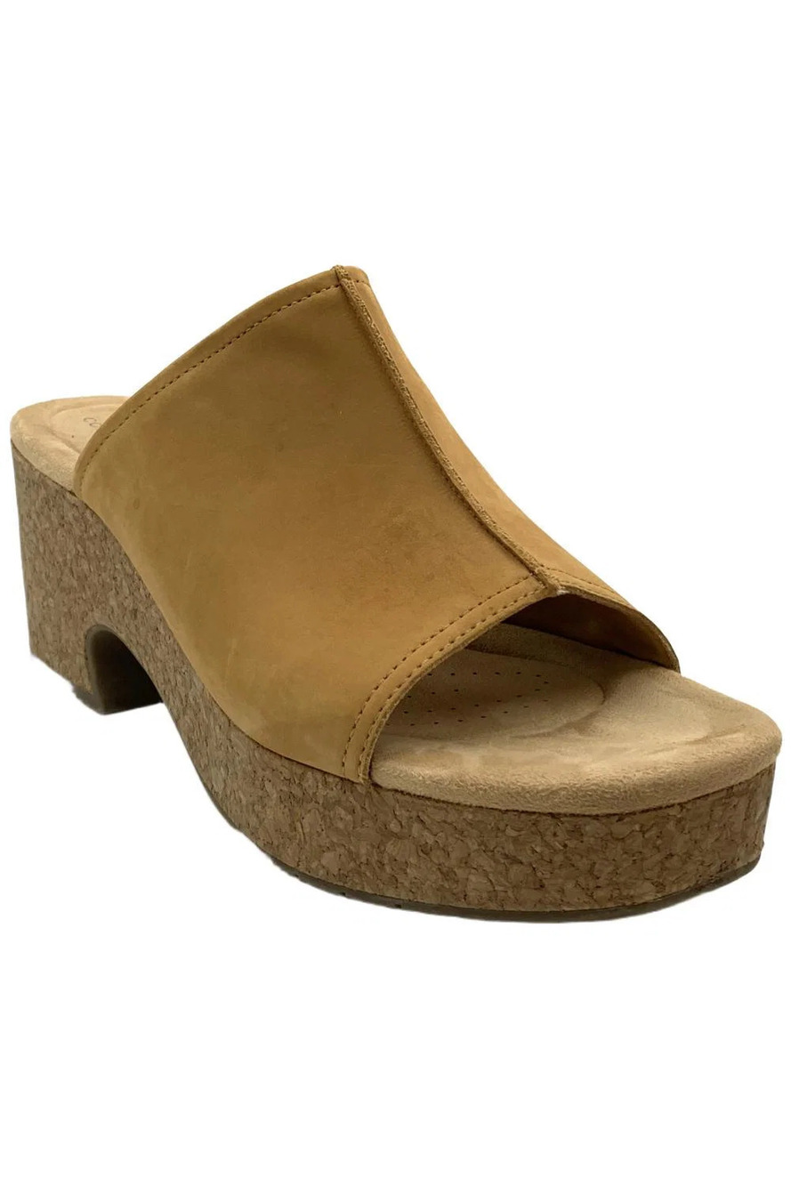 Clarks Collection Nerisa Vine Nubuck Wedge Sandal Light Tan Nubuck - Medium